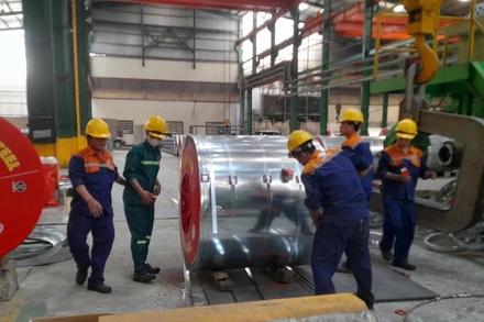 Lao động làm việc tại các doanh nghiệp tư nhân có mức thu nhập ổn định đã góp phần xóa nghèo bền vững.