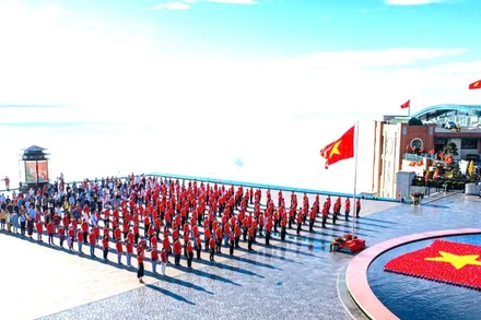 Tây Ninh tổ chức nhiều hoạt động Kỷ niệm 80 năm Cách mạng Tháng Tám và Quốc khánh 2/9 trên đỉnh núi Bà Đen. 