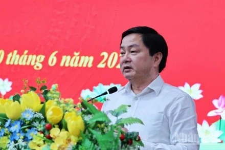 Bí thư Tỉnh ủy Long An Nguyễn Văn Quyết phát biểu chỉ đạo.