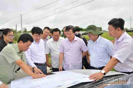 Lãnh đạo tỉnh Tây Ninh khảo sát dự án giao thông kết nối Thành phố Hồ Chí Minh đến Cửa khẩu quốc tế Mộc Bài.