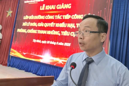 Hiệu trưởng Trường Cán bộ Thanh tra Nguyễn Văn Lương phát biểu khai giảng.