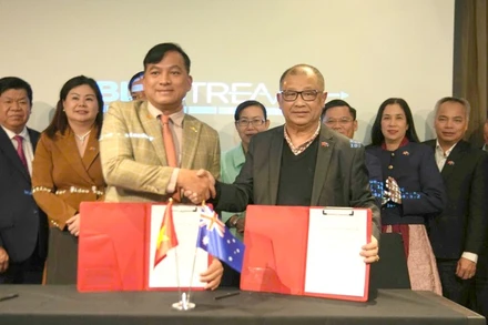 Hội Doanh nhân trẻ tỉnh Tây Ninh và Hội Doanh nhân tại Australia (VBAA) đã ký kết biên bản hợp tác tại Hội nghị.