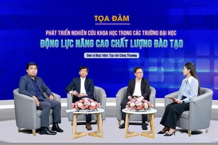 Tọa đàm với chủ đề: “Phát triển nghiên cứu khoa học trong các trường đại học – động lực nâng cao chất lượng đào tạo”. (Ảnh: KIM DUNG)
