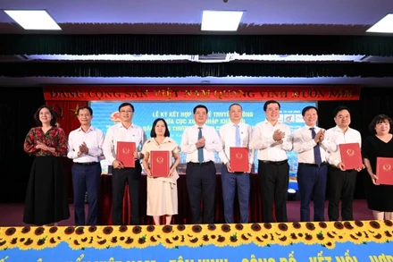 Lễ ký kết chương trình truyền thông giữa Cục Xuất nhập khẩu và các cơ quan báo chí ngành công thương.