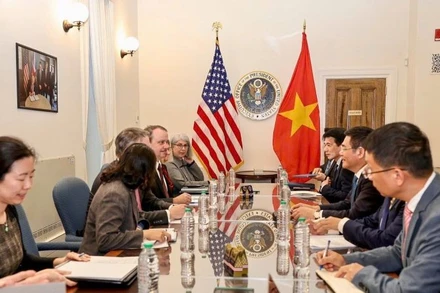 Phiên đàm phán cấp Bộ trưởng giữa Bộ trưởng Công thương Nguyễn Hồng Diên, Trưởng đoàn đàm phán Chính phủ và Trưởng Đại diện Thương mại Hoa Kỳ Jamieson Greer. (Ảnh: BCT)