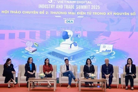 Hội thảo chuyên đề “Thương mại điện tử trong kỷ nguyên số”. 