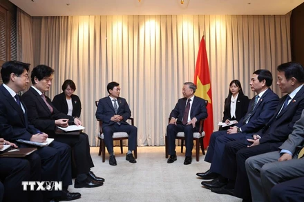 Tổng Bí thư Tô Lâm tiếp ông Ahn Gyu Back, Chủ tịch Hội Nghị sĩ hữu nghị Hàn Quốc - Việt Nam. (Ảnh: Thống Nhất/TTXVN)