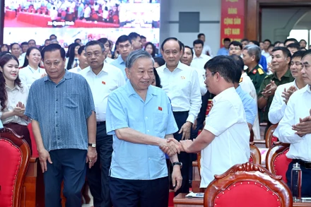 Tổng Bí thư Tô Lâm tiếp xúc cử tri đơn vị bầu cử số 10, thành phố Hà Nội. (Ảnh: ĐĂNG KHOA)