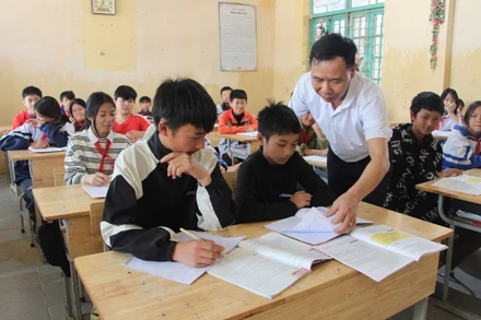 Học sinh là con em đồng bào các dân tộc thiểu số tỉnh Điện Biên. (Ảnh minh họa: BND)