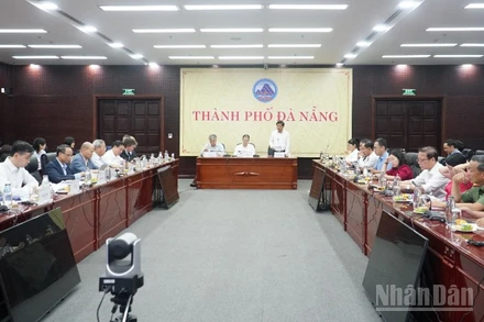 Hội đồng tư vấn Trung tâm tài chính quốc tế tại Đà Nẵng họp phiên đầu tiên. (Ảnh: ANH ĐÀO)