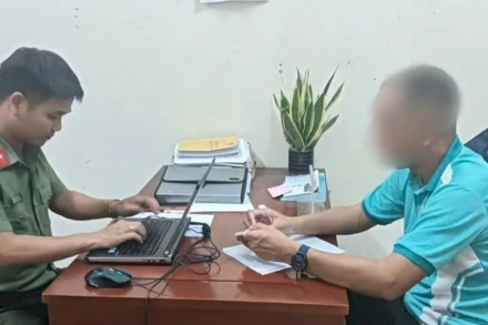 Đà Nẵng Công An Xã Bà Nà, Thành Phố Đà Nẵng Làm Việc Với Người Đăng Tải Thông Tin Không Đúng Sự Thật. (Ảnh: Công An Cung Cấp)