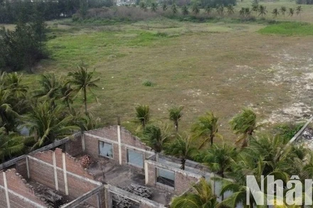 Hiện trạng Dự án Khu du lịch ven biển Hòn Ngọc Á Châu. (Ảnh: ANH ĐÀO)