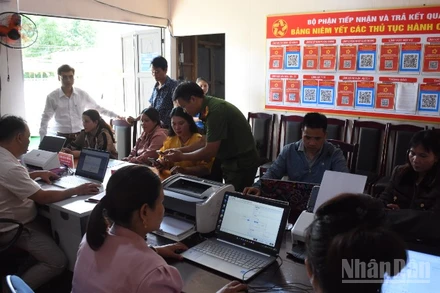 Trung tâm phục vụ hành chính công xã A Vương, thành phố Đà Nẵng thuê tạm nhà dân để làm việc. Ảnh chụp tháng 7/2025. (Ảnh: ANH ĐÀO)