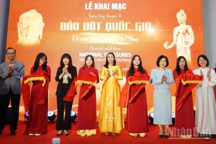 Đà Nẵng khai mạc không gian Trưng bày chuyên đề “Bảo vật quốc gia-Di sản trong lòng Đà Nẵng”. (Ảnh: ANH ĐÀO)