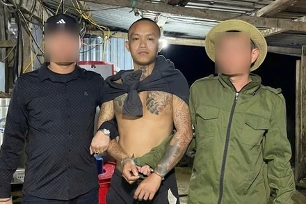 Đối tượng Lý Văn Sang bị bắt giữ khi đang lẩn trốn tại một công ty khai thác khoáng sản trên địa bàn xã Phước Thành, thành phố Đà Nẵng. (Ảnh: Công an cung cấp)