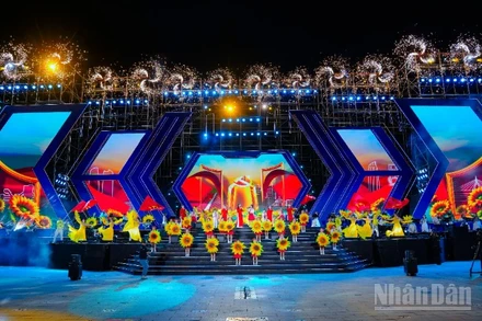 Nhiều tiết mục trong chương trình được đầu tư công phu, mang lại nhiều cảm xúc cho người xem. (Ảnh: ANH ĐÀO)