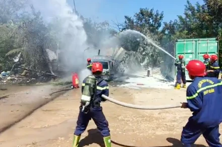 Đơn vị chức năng đã kịp thời khống chế thành công vụ cháy xảy ra tại bãi xe trên địa bàn thành phố Đà Nẵng.