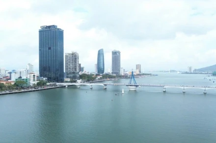 Một góc thành phố Đà Nẵng nhìn từ trên cao. (Ảnh: ANH ĐÀO)