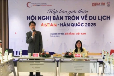 Quang cảnh buổi họp báo ngày 25/6. (Ảnh: ANH ĐÀO)