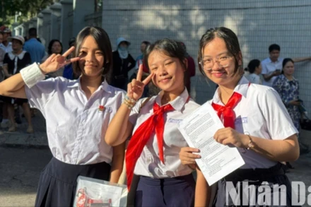 Học sinh Đà Nẵng bước vào kỳ thi tuyển sinh lớp 10 sáng nay với tâm lý thoải mái, tự tin. (Ảnh: ANH ĐÀO)