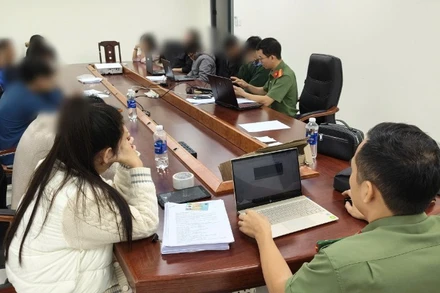 Công an thành phố Đà Nẵng triệt xoá dự án tiền ảo "ma" bắt giữ 14 đối tượng liên quan. (Ảnh Công an cung cấp)