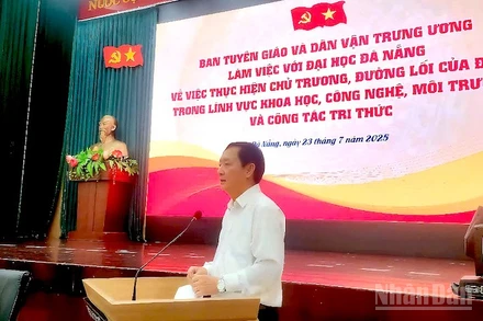 Đồng chí Huỳnh Thành Đạt, Phó Trưởng Ban Tuyên giáo và Dân vận Trung ương phát biểu tại buổi làm việc. (Ảnh: ĐÌNH TĂNG)