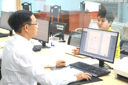 Tính đến ngày 11/7, tại Đà Nẵng đã có 36/94 xã, phường gửi báo cáo, đề xuất nhu cầu nâng cấp hạ tầng công nghệ thông tin. (Ảnh: ĐÌNH TĂNG)