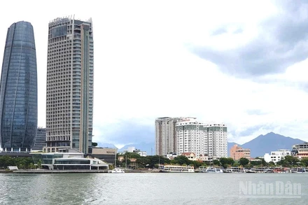 Năm tháng đầu năm 2025, bức tranh kinh tế Đà Nẵng tuy không bùng nổ nhưng mang nhiều gam màu tích cực. (Ảnh: ĐÌNH TĂNG)