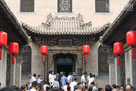 Phòng hôn lễ trong Kiều Gia Đại Viện - một biệt phủ thời phong kiến hiện là điểm du lịch nổi tiếng của tỉnh Sơn Tây.