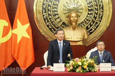 Bí thư Trung ương Đảng, Chánh án Tòa án nhân dân tối cao Lê Minh Trí phát biểu tại buổi làm việc.