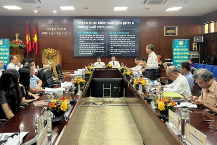 Quang cảnh buổi hội thảo.