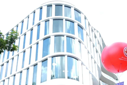 Tòa nhà SIHUB có quy mô gần 17.000m², vận hành theo mô hình hợp tác công-tư, được kỳ vọng trở thành trung tâm hỗ trợ, ươm tạo và đồng hành cùng cộng đồng doanh nghiệp công nghệ trong tiến trình chuyển đổi số.