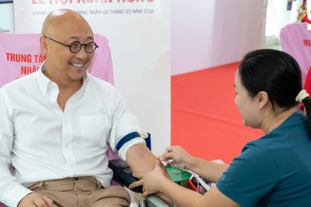 Tổng Giám đốc Prudential Việt Nam tham gia hiến máu tại sự kiện