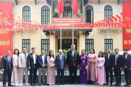 Đoàn đại biểu Hiệp hội Doanh nhân Đầu tư Việt Nam – Hàn Quốc đến thăm và làm việc với Ủy ban Trung ương MTTQ Việt Nam. (Ảnh: TTXVN)