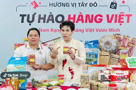 Nhà sáng tạo nội dung Nguyễn Đức Duy (kênh Daily With Zii) dẫn dắt phiên livestream do Ủy ban Trung ương Mặt trận Tổ quốc Việt Nam tổ chức.
