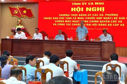 Quang cảnh hội nghị của Tỉnh ủy Cà Mau tháo gỡ vướng mắc cho hoạt động chính quyền cấp xã.