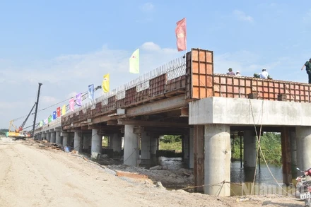 Cao tốc An Hữu-Cao Lãnh giai đoạn 1 đang được tăng tốc để hoàn thành và đưa vào sử dụng.