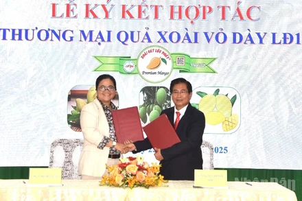 Ký kết giữa Viện Cây ăn quả miền nam và Công ty Trách nhiệm hữu hạn Orga Việt Nam.