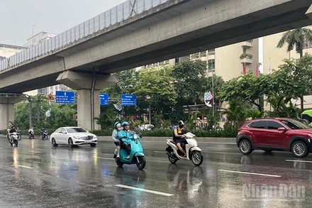 Dự báo khu vực Hà Nội có mưa, mưa rào rải rác. (Ảnh minh họa: Đ.T)