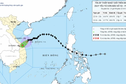 Bản đồ dự báo quỹ đạo và cường độ áp thấp nhiệt đới phát lúc 23 giờ ngày 22/10.