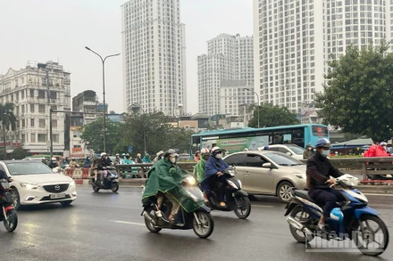 Dự báo khu vực Hà Nội có mưa vài nơi, sáng sớm có sương mù nhẹ. (Ảnh: Đ.T)