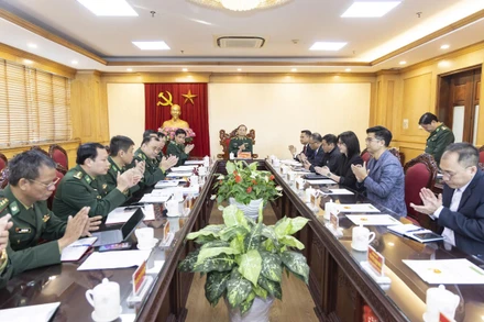 Quang cảnh buổi làm việc. Ảnh: Quang Vinh.