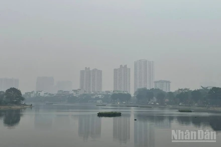 Dự báo khu vực Hà Nội có mưa vài nơi, sáng sớm có nơi có sương mù. (Ảnh: Đ.T)