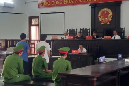 Quang cảnh phiên tòa.