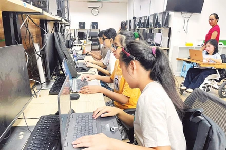 Lớp đào tạo các kỹ năng số luôn thu hút được nhiều bạn trẻ khuyết tật tham gia. Nguồn Nghị lực sống.