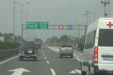 Tuyến cao tốc Nội Bài-Lào Cai.