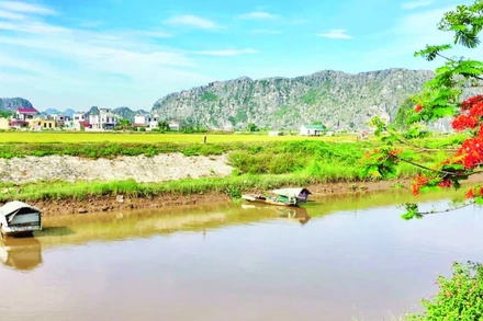 Kênh Nhà Lê đoạn qua huyện Yên Mô, tỉnh Ninh Bình. (Ảnh SỞ DU LỊCH NINH BÌNH)