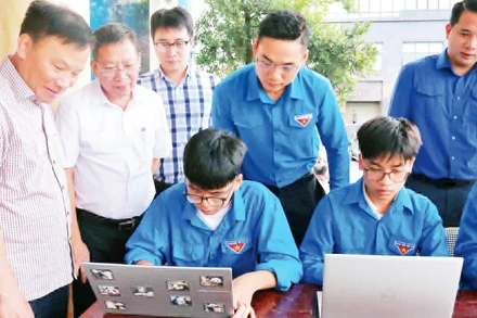 Hàng trăm nghìn lượt người dự thi "Tìm hiểu pháp luật về hộ tịch" trên môi trường số do Sở Tư pháp tỉnh Hưng Yên tổ chức.