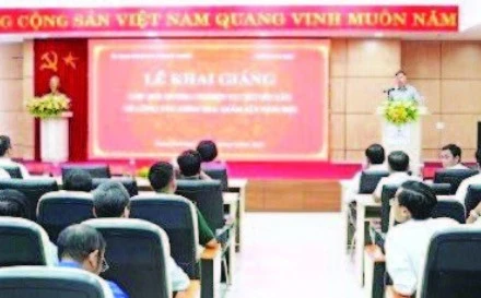 Lễ khai giảng lớp bồi dưỡng nghiệp vụ chuyên sâu về công tác kiểm tra, giám sát. (Ảnh QUANG TIẾN)
