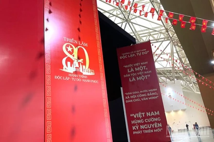 Triển lãm thành tựu đất nước dừng đón khách tham quan từ 16 giờ ngày 15/9. 